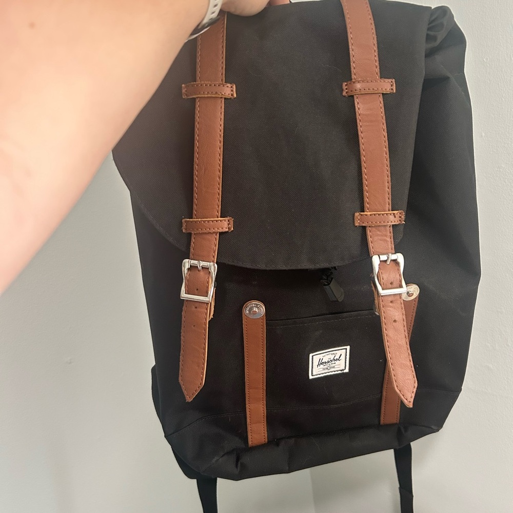 Hershel Backpack— Barely Used!